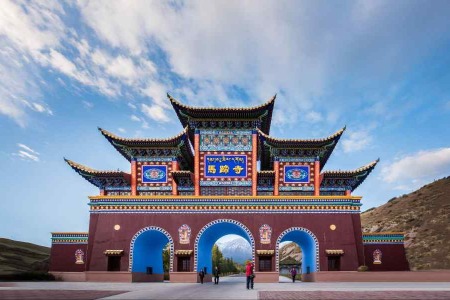 持心阅藏：净威力士从傲慢到谦卑的修行之路-内学智慧